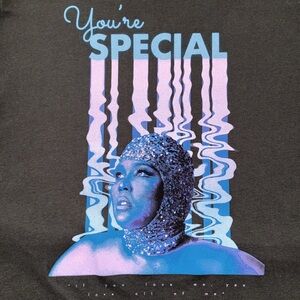 LIZZO YOU’RE SPECIAL GRAPHIC CREWNECK BAND TEE